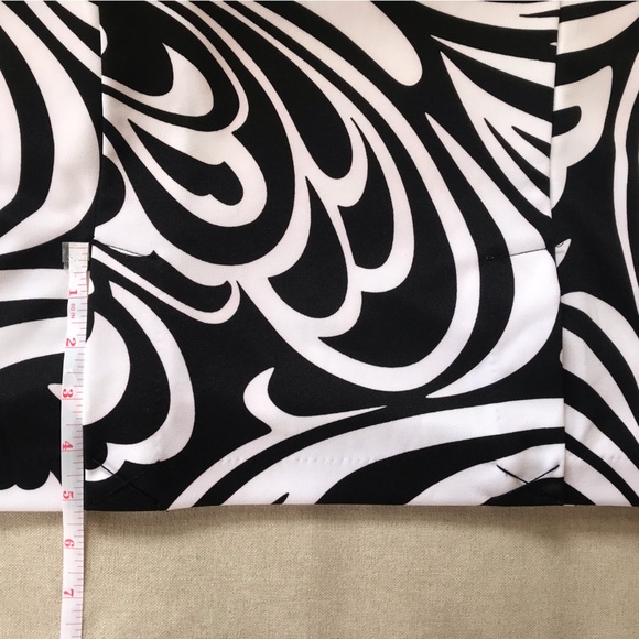 EUC Michael Kors skirt. Black and white/ form-fitting. Never worn. Size 12P. - Picture 13 of 13